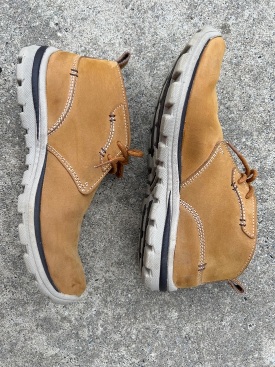 Skechers Mens size 10 Chukka Leather Oxford - Gently Worn main image 5